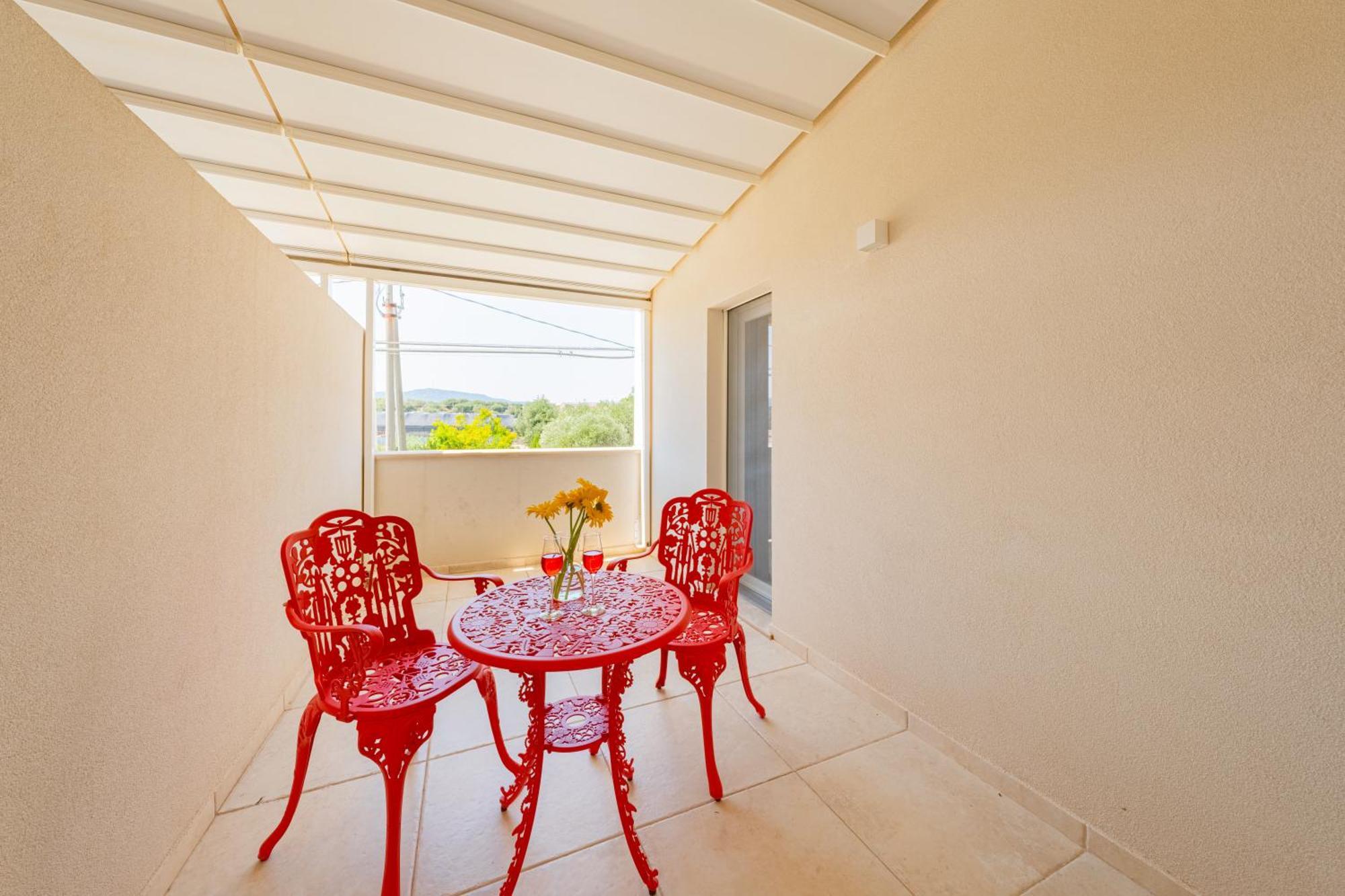 Pati Design Apartments - With Private Patio Or Terrace And Swimming Pool Монополі Екстер'єр фото