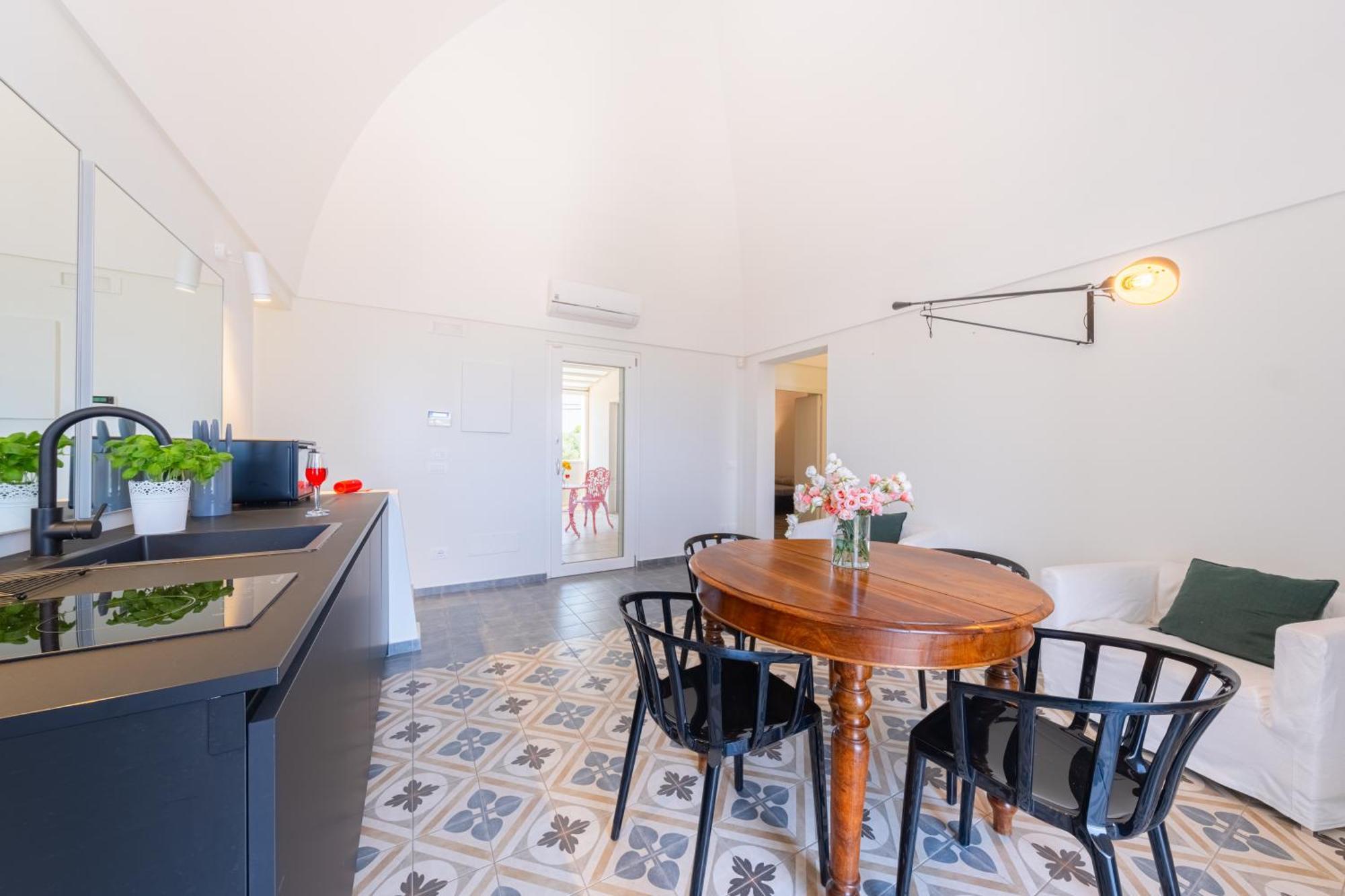 Pati Design Apartments - With Private Patio Or Terrace And Swimming Pool Монополі Екстер'єр фото