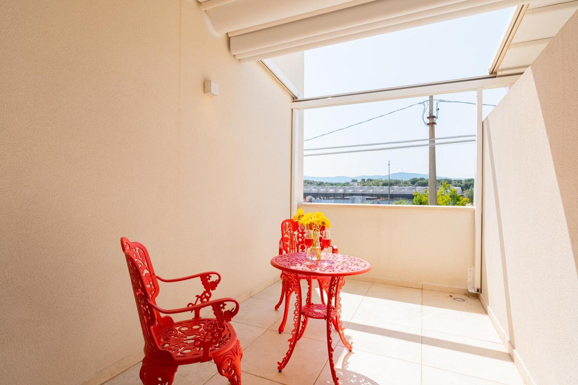 Pati Design Apartments - With Private Patio Or Terrace And Swimming Pool Монополі Екстер'єр фото