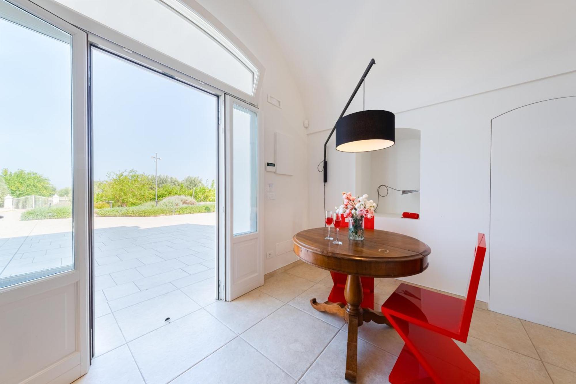 Pati Design Apartments - With Private Patio Or Terrace And Swimming Pool Монополі Екстер'єр фото