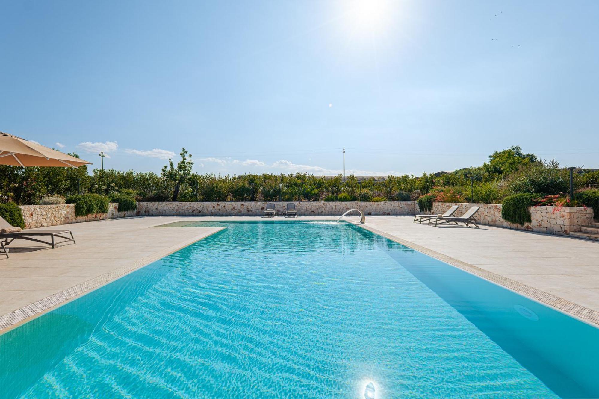 Pati Design Apartments - With Private Patio Or Terrace And Swimming Pool Монополі Екстер'єр фото