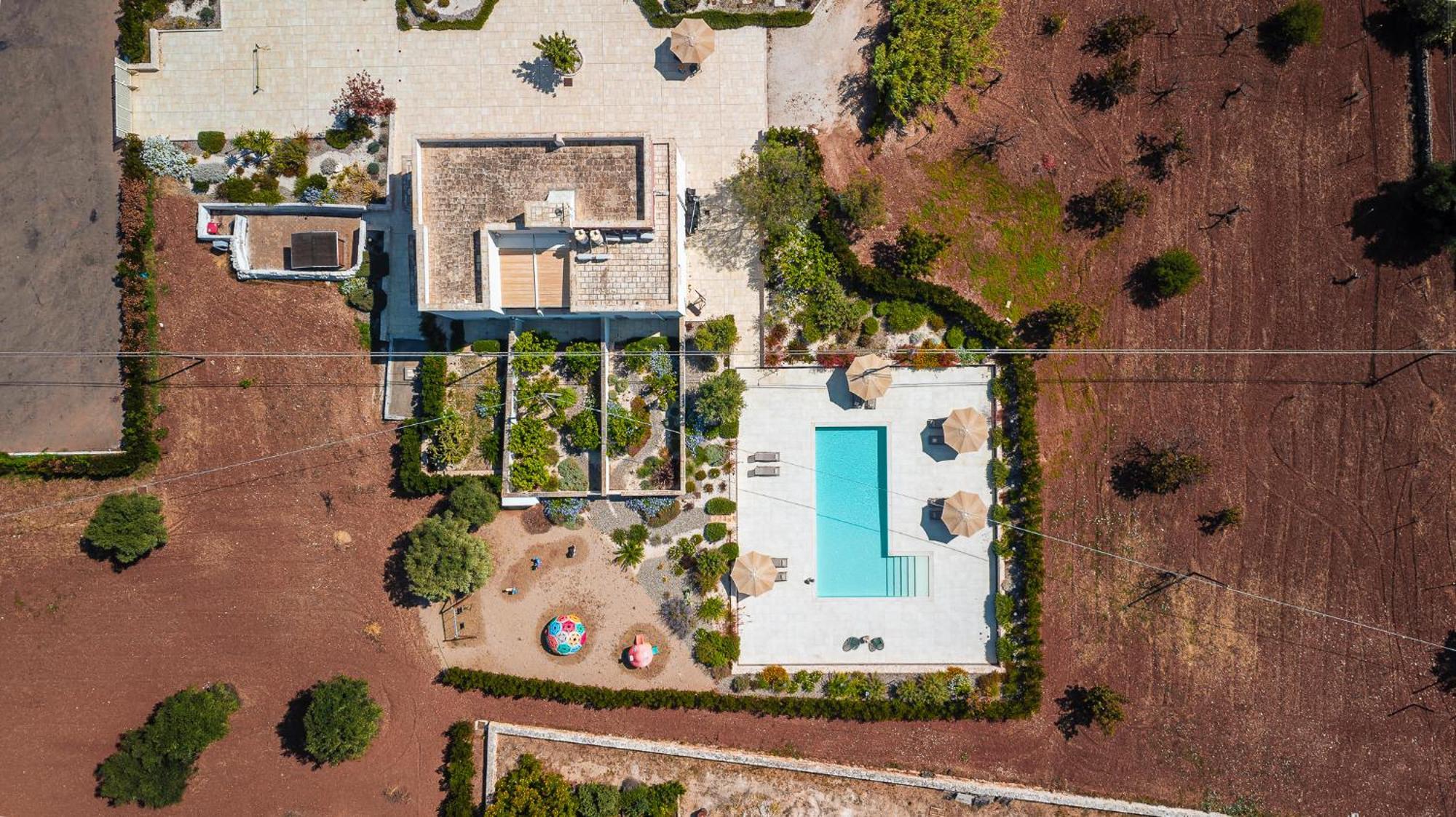 Pati Design Apartments - With Private Patio Or Terrace And Swimming Pool Монополі Екстер'єр фото